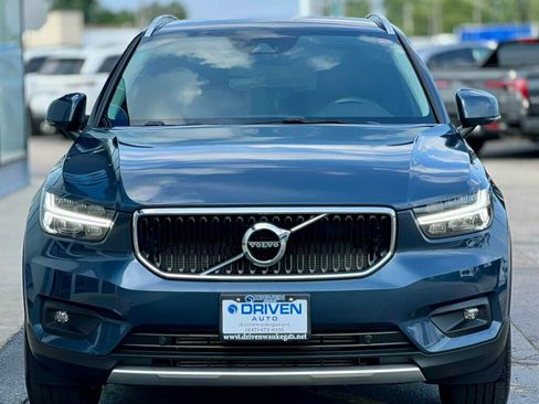 Used 2021 Volvo XC40 T4 Momentum FWD image 6