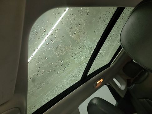 Used 2018 Jeep Compass Limited w/ Navigation Group image 12