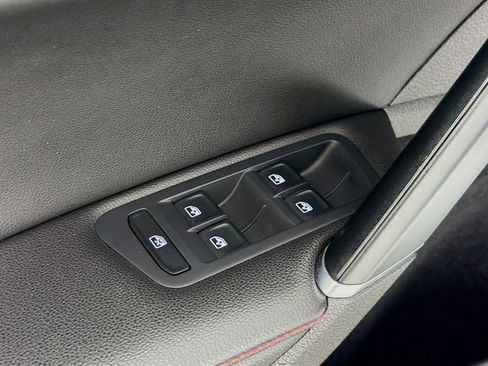 Used 2018 Volkswagen GTI S image 21