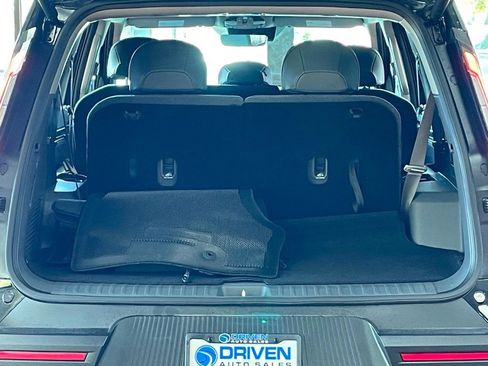 Used 2024 Kia EV9 Wind image 30