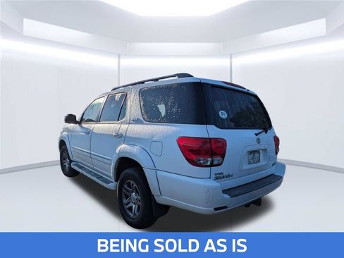 Used 2007 Toyota Sequoia SR5 w/ Preferred Pkg RWD image 2