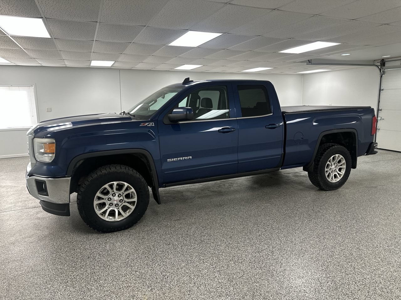 Used 2015 GMC Sierra 1500 SLE w/ SLE Value Package AWD/4WD image 4