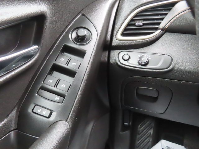 Used 2017 Chevrolet Trax LS AWD/4WD image 29