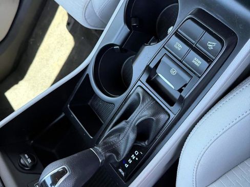 Used 2019 Hyundai Tucson Value AWD/4WD image 17