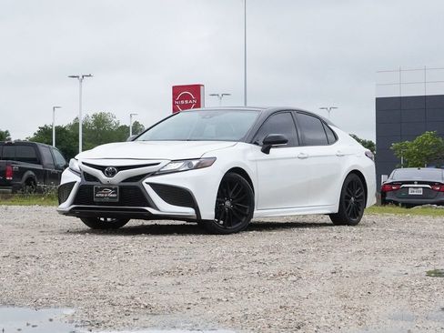 Used 2023 Toyota Camry XSE w/ Navigation Package FWD image 6