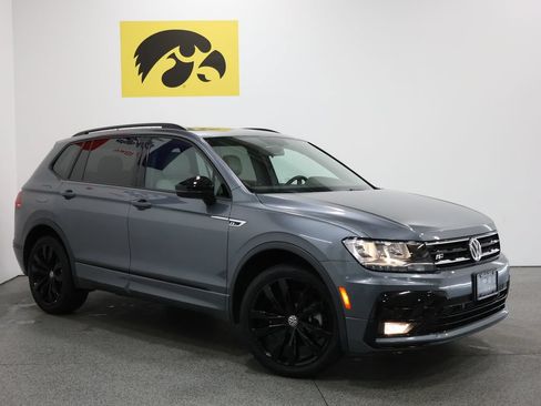 Used 2021 Volkswagen Tiguan SE R-Line FWD image 2