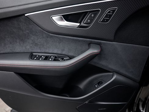 New 2026 Audi SQ8 Prestige image 14