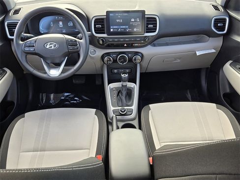 Certified 2025 Hyundai Venue SEL image 13