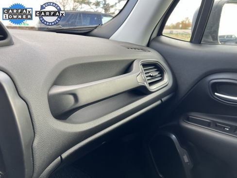 Used 2022 Jeep Renegade Latitude image 16