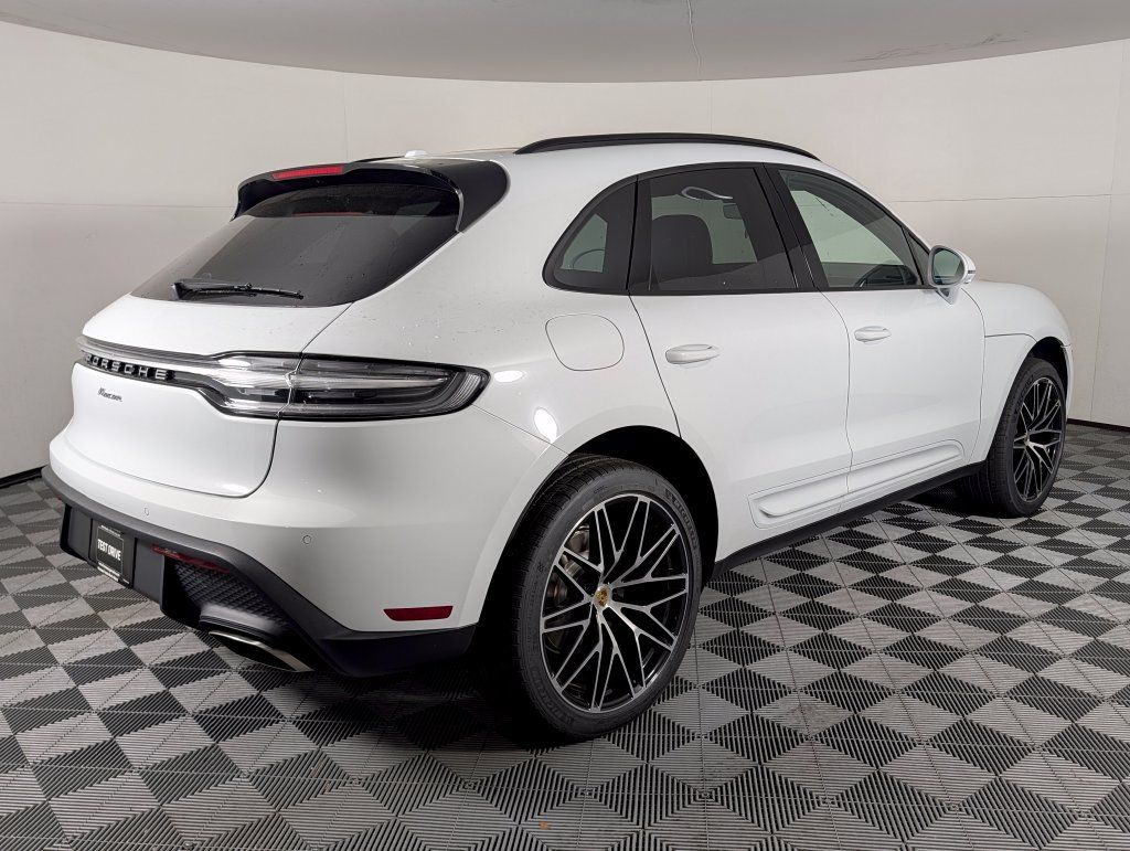 New 2026 Porsche Macan AWD/4WD image 7