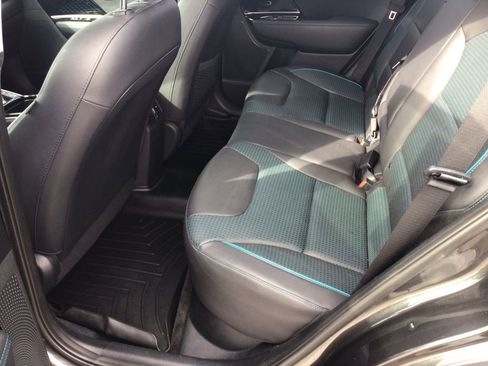 Used 2022 Kia Niro EX Premium w/ Cold Weather Package image 10