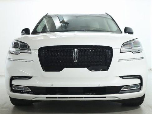 Used 2023 Lincoln Aviator Black Label w/ Jet Package image 5