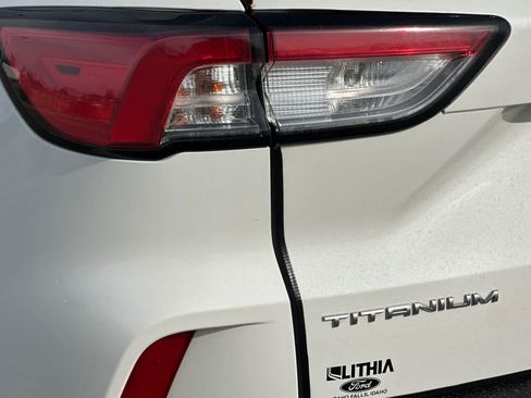 Used 2020 Ford Escape Titanium AWD/4WD image 28