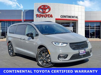 Used 2025 Chrysler Pacifica Limited