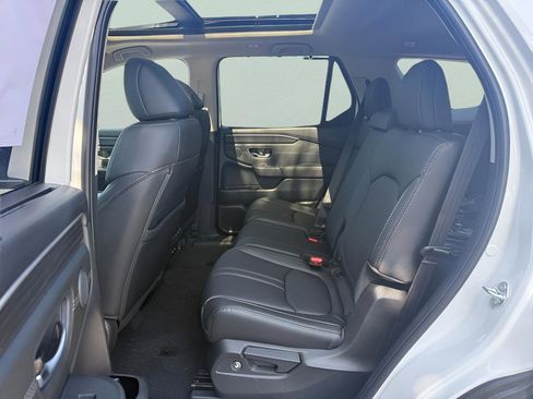New 2026 Honda Pilot Touring image 11