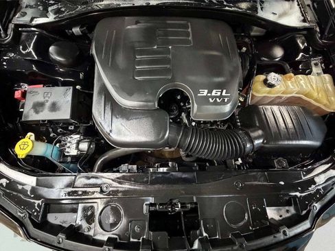 Used 2018 Chrysler 300 Limited w/ Safetytec Plus Group AWD/4WD image 32