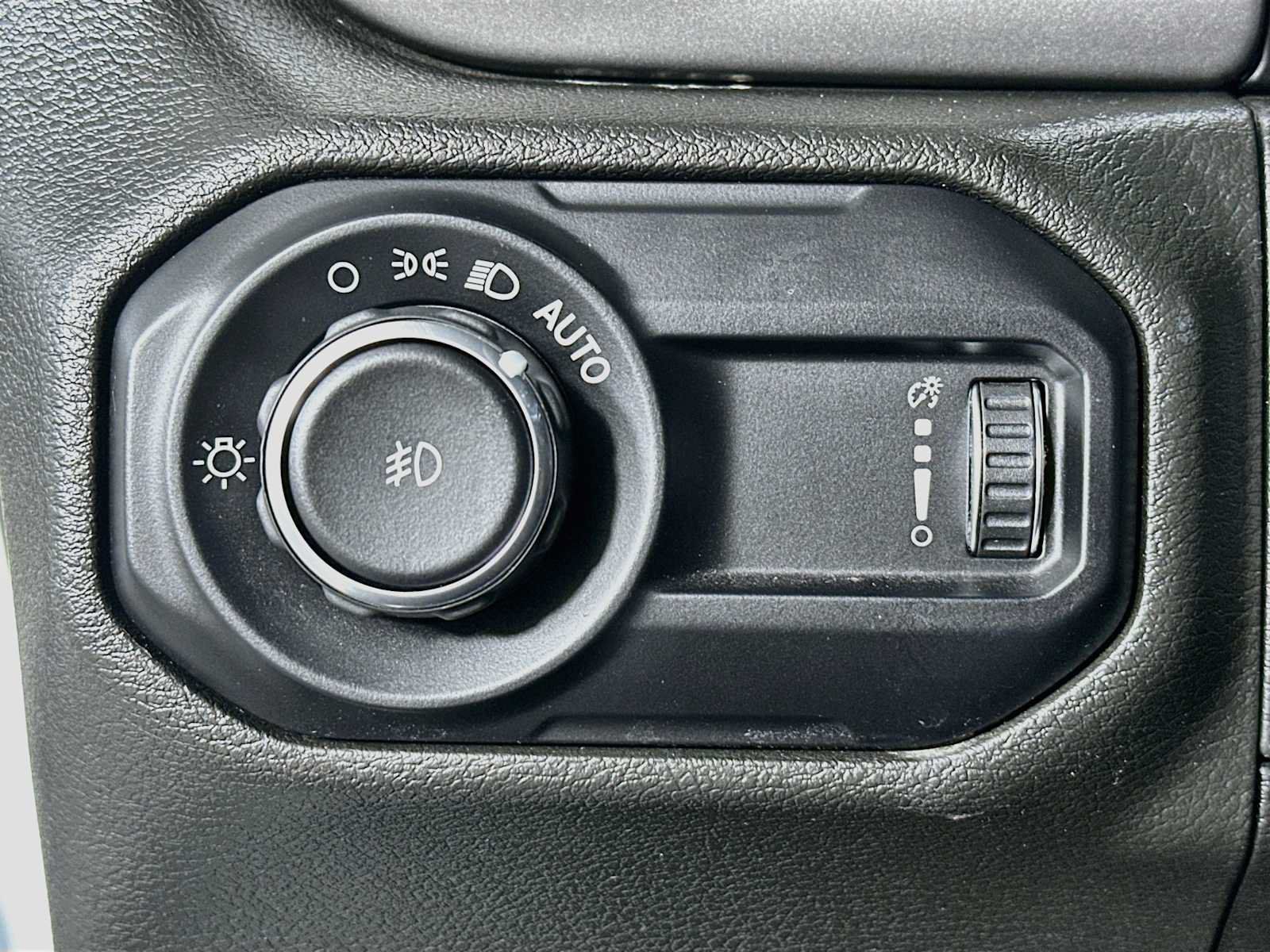 Used 2023 Jeep Wrangler Unlimited Sport AWD/4WD image 10