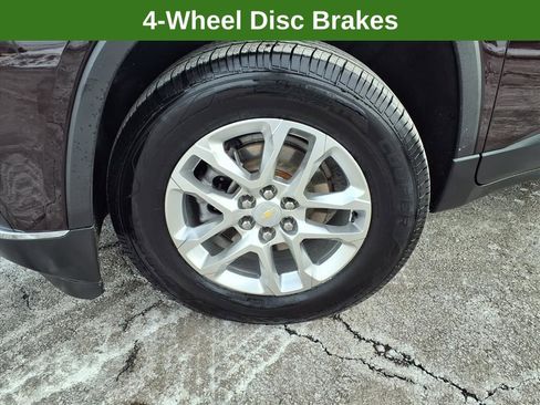 Used 2021 Chevrolet Traverse LT image 34