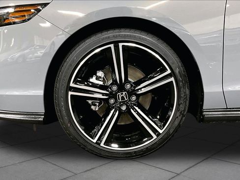 Used 2025 Honda Accord Sport image 11