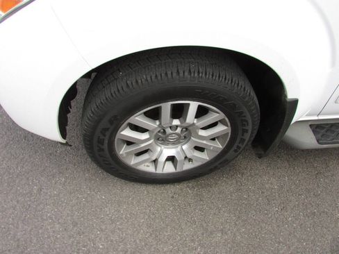 Used 2010 Nissan Pathfinder LE image 41