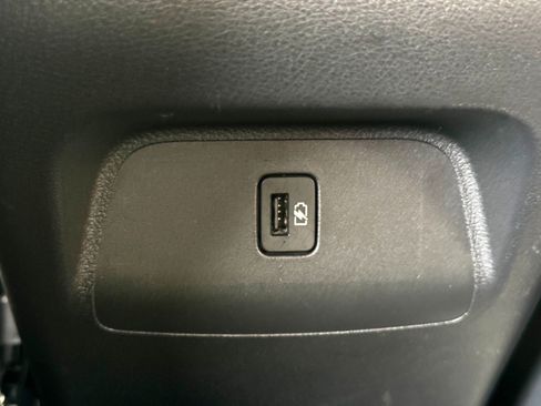Used 2025 Nissan Sentra SR w/ SR Premium Package FWD image 29