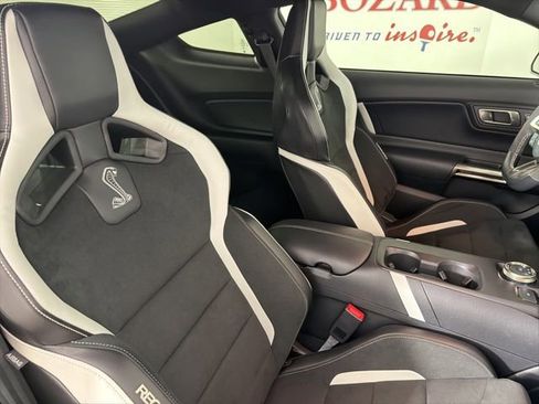 Used 2022 Ford Mustang Shelby GT500 w/ Carbon Fiber Track Pack image 16