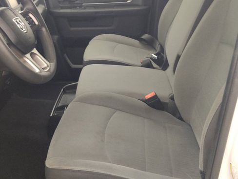 Used 2022 RAM 1500 Classic SLT RWD image 17