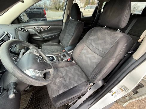 Used 2014 Nissan Rogue SV image 13