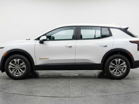 Used 2025 Chevrolet Equinox LT FWD image 5