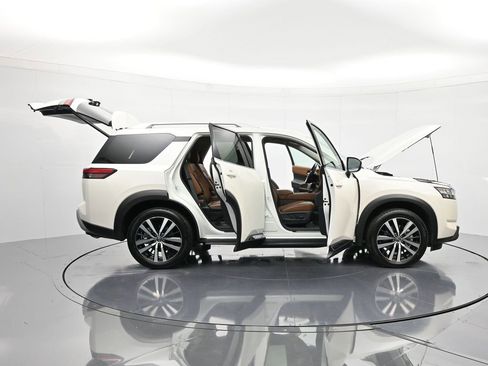 Certified 2023 Nissan Pathfinder Platinum image 50