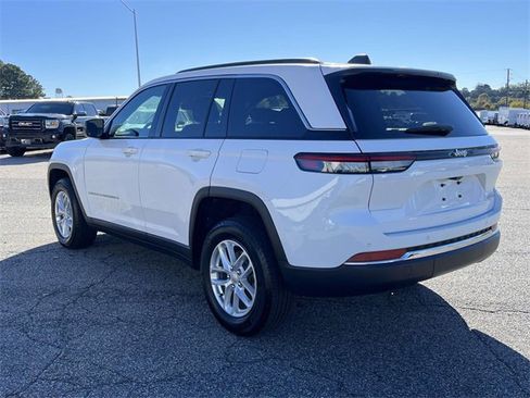 Used 2025 Jeep Grand Cherokee Laredo X image 6