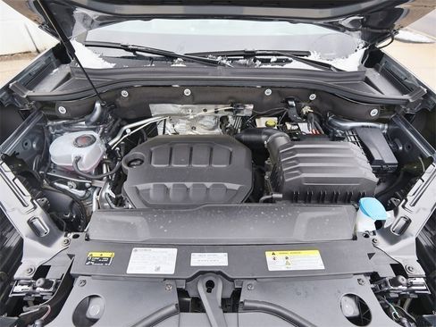 Used 2025 Volkswagen Atlas Cross Sport SEL Premium R-Line image 32