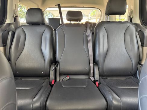 Used 2026 Kia Carnival FWD image 41
