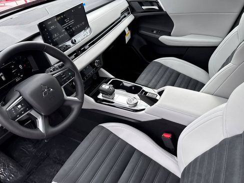 New 2026 Mitsubishi Outlander SE AWD/4WD image 10