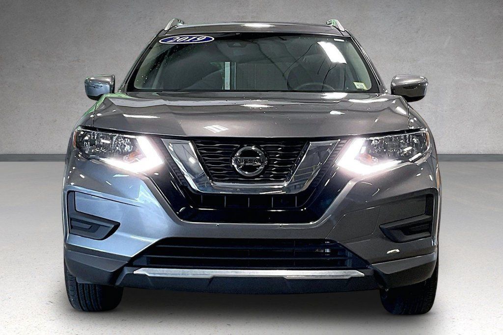 Used 2019 Nissan Rogue SV AWD/4WD image 2