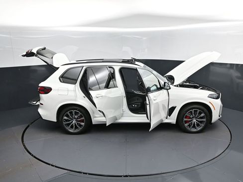 New 2026 BMW X5 sDrive40i w/ M Sport Package RWD image 50