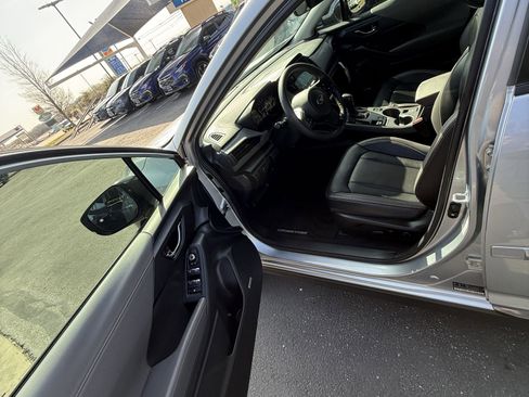 Used 2025 Subaru Crosstrek 2.5i Limited w/ Crosstrek Mirror Package image 15