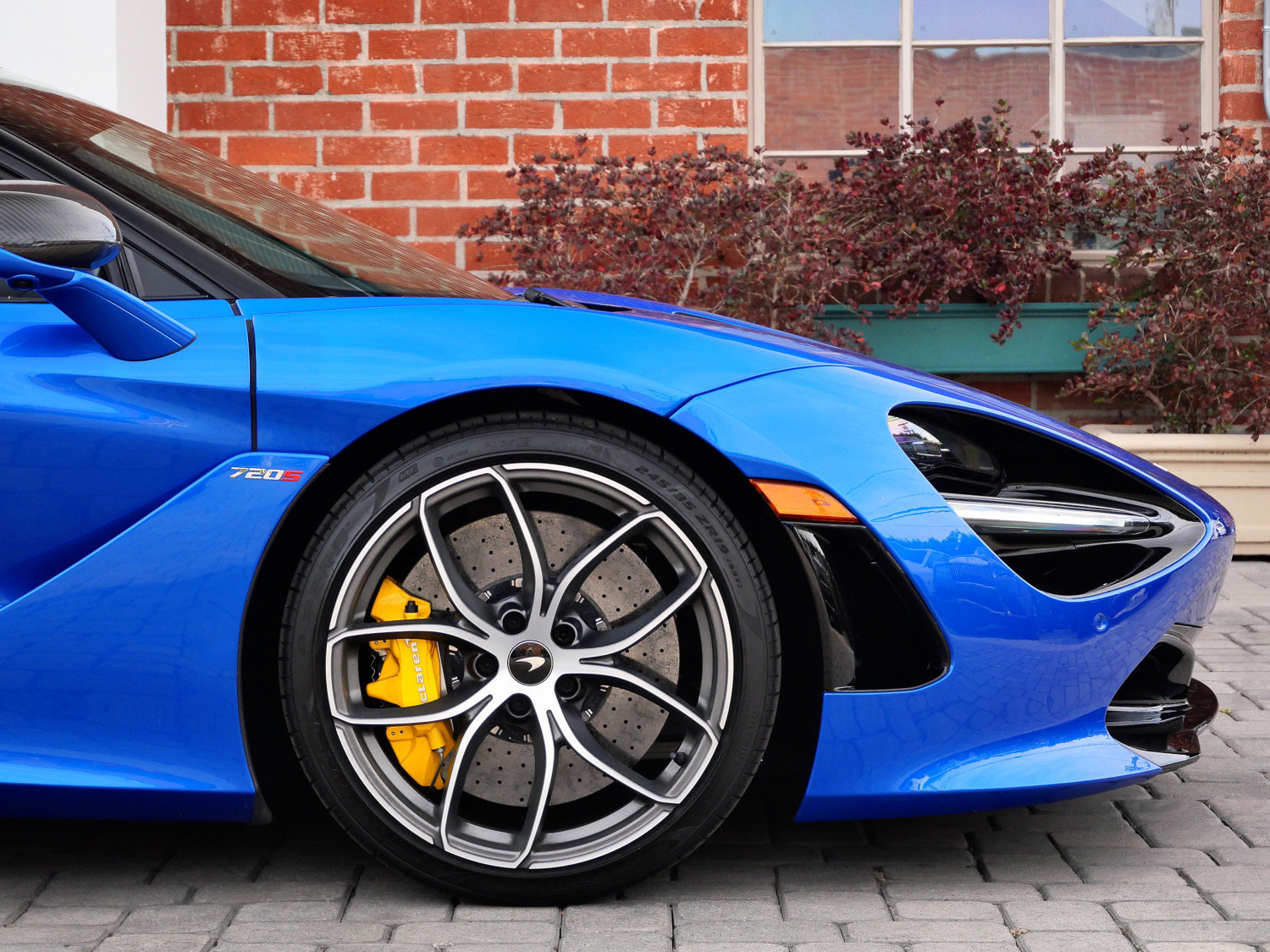 Used 2022 McLaren 720S Luxury RWD image 7