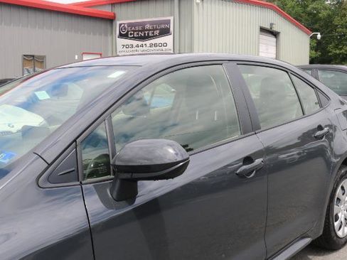 Used 2025 Toyota Corolla LE FWD image 4