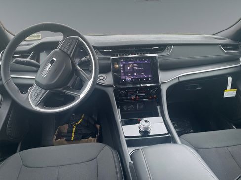 New 2026 Jeep Grand Cherokee L Laredo image 10