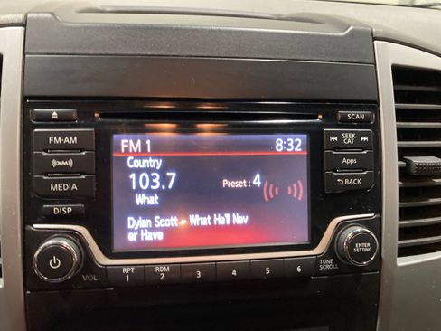 Used 2015 Nissan Frontier SV image 27