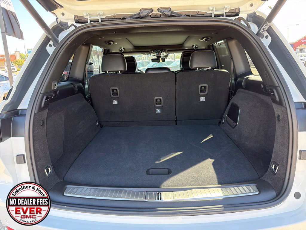 Used 2023 Jeep Grand Cherokee Overland w/ Luxury Tech Group IV AWD/4WD image 9