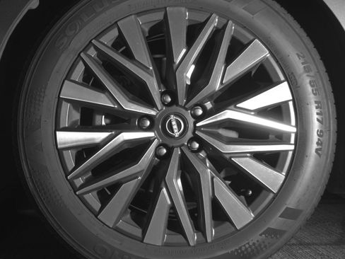 Used 2025 Nissan Altima 2.5 SV image 12