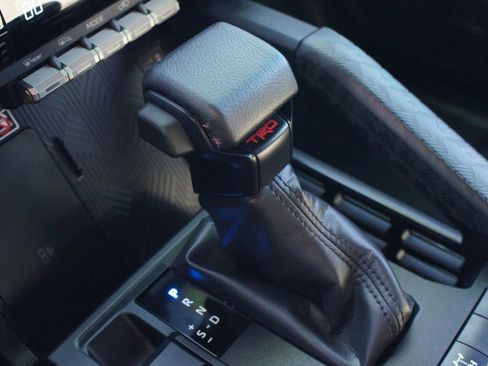 Used 2025 Toyota 4Runner TRD Off-Road Premium image 12