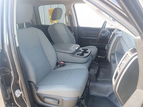 Used 2018 RAM 3500 Tradesman w/ Chrome Appearance Group image 35