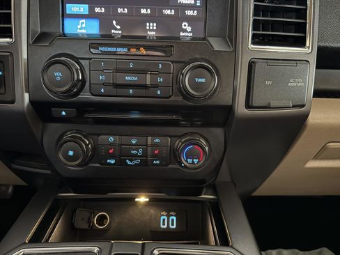 Used 2016 Ford F150 XLT w/ Equipment Group 302A Luxury image 15