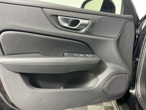 Used 2024 Volvo V60 B5 Cross Country Plus image 21
