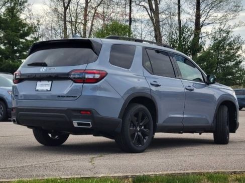 Certified 2025 Honda Pilot Black Edition image 32