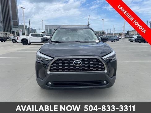 Used 2023 Toyota Corolla Cross XLE w/ Convenience Package AWD/4WD image 8