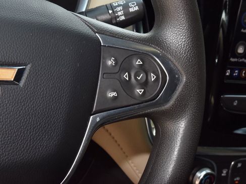 Used 2023 Chevrolet Traverse LS w/ Safety Package FWD image 25